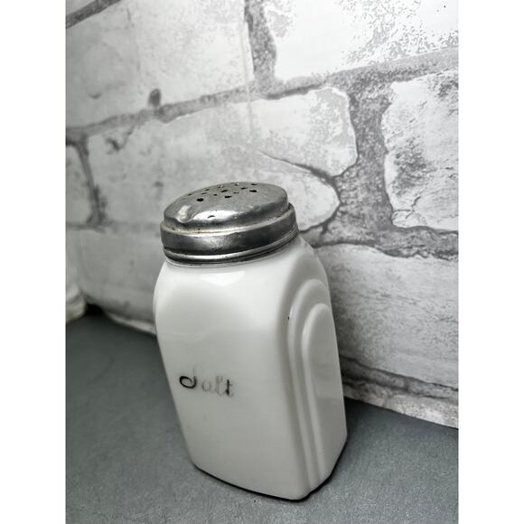 Vintage Mid Century Milk Glass Salt Shaker - Picture 4 of 5
